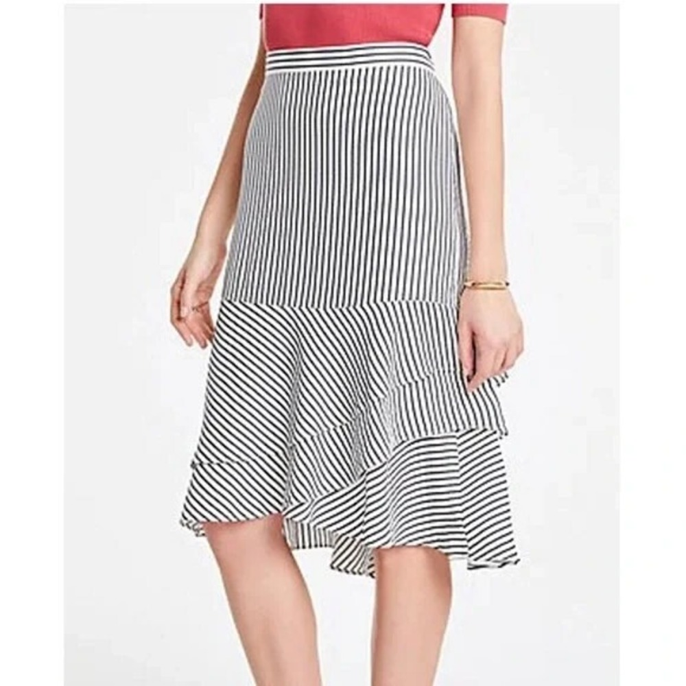 NWT Ann Taylor Skirt Women's 8P Ruffle Tiered Flounce White w Navy Blue Stripes